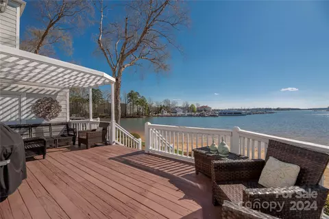 Exterior - 18716 Nautical Dr, Cornelius, NC 28031 photo 1 of 6
