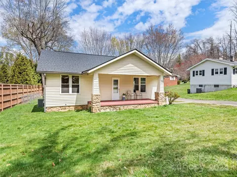 101 Mississippi Ave, Waynesville, NC 28786