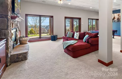 Living - 6206 Dwayne Starnes Dr, Hickory, NC 28602 photo 5 of 5