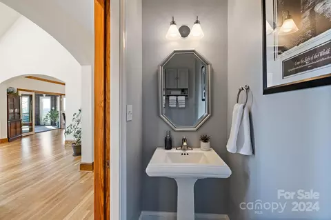 Bath - 6206 Dwayne Starnes Dr, Hickory, NC 28602 photo 1 of 8