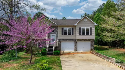 1286 Trinity Pl, Granite Falls, NC 28630