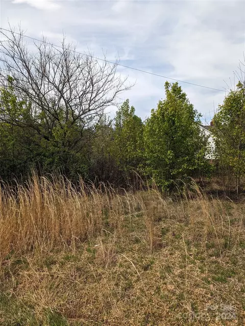 102 Avery Se St SE, Valdese, NC 28690