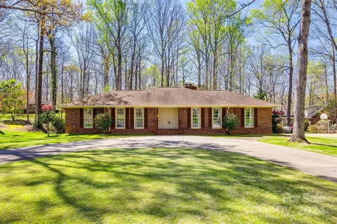 400 Lakeview Dr, York, SC 29745