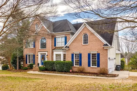 3086 River Bend Dr, Tega Cay, SC 29708