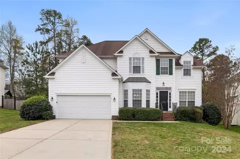 9706 Ashburton Dr, Charlotte, NC 28216