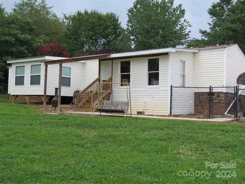 Exterior - 173 Cedarvale Dr, Harmony, NC 28634 photo 4 of 7