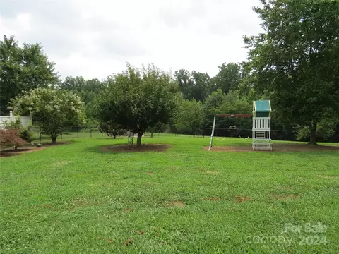 Exterior - 173 Cedarvale Dr, Harmony, NC 28634 photo 3 of 7