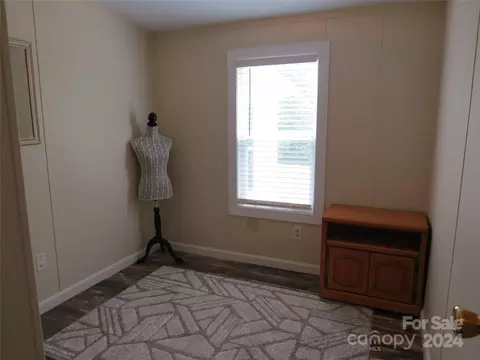 Bedroom - 173 Cedarvale Dr, Harmony, NC 28634 photo 5 of 6