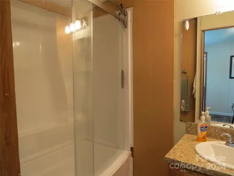 Bath - 173 Cedarvale Dr, Harmony, NC 28634 photo 1 of 3
