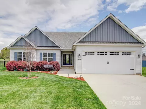 151 Staffordshire Dr, Statesville, NC 28625