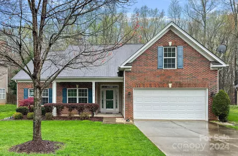 10217 Little Whiteoak Rd, Charlotte, NC 28215