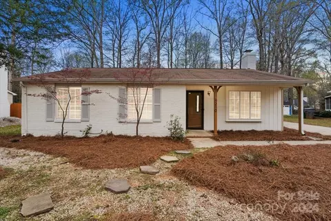 6210 Hickory Ridge Ln, Charlotte, NC 28227
