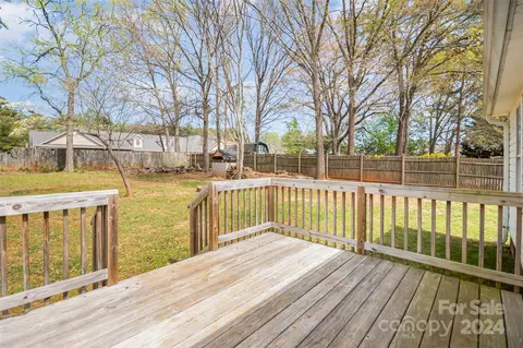 Exterior - 8195 Harmony Ln, Denver, NC 28037 photo 6 of 10