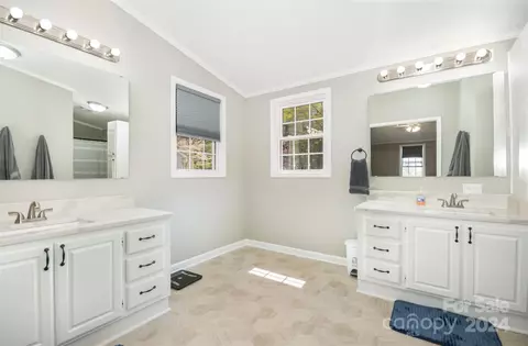 Bath - 8195 Harmony Ln, Denver, NC 28037 photo 1 of 2