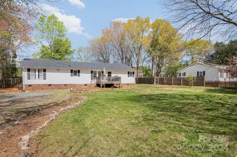 Exterior - 8195 Harmony Ln, Denver, NC 28037 photo 2 of 10
