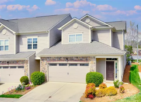 2016 Cramer Place Ct, Cramerton, NC 28032