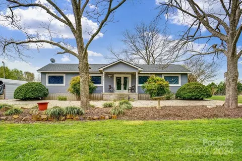 152 Midway Lake Rd, Mooresville, NC 28115
