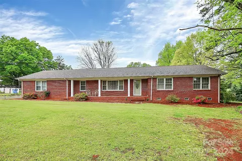 8401 Willhill Rd, Mint Hill, NC 28227