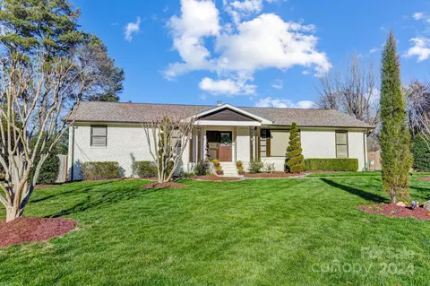 5927 Olinda St, Charlotte, NC 28215
