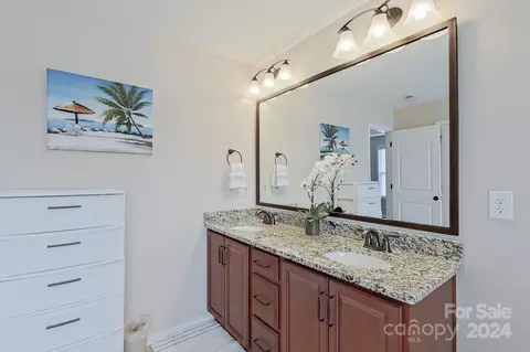 Bath - 79007 Ridgehaven Rd, Lancaster, SC 29720 photo 2 of 5