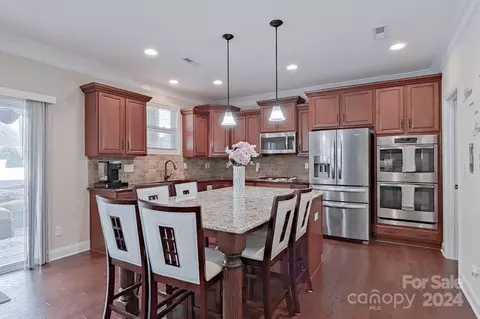 Kitchen - 79007 Ridgehaven Rd, Lancaster, SC 29720 photo 1 of 4