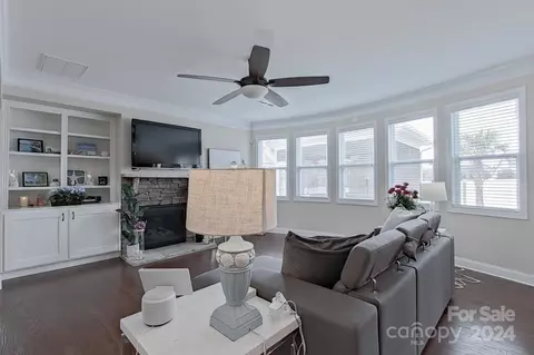 Living - 79007 Ridgehaven Rd, Lancaster, SC 29720 photo 2 of 5