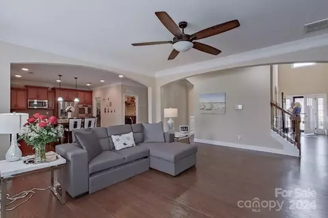 Living - 79007 Ridgehaven Rd, Lancaster, SC 29720 photo 4 of 5