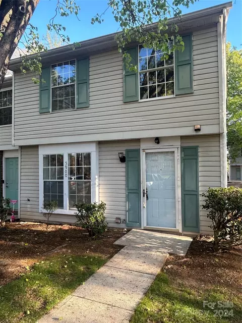 5900 Bayswater Ln, Charlotte, NC 28212