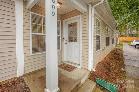 609 Fawnborough Ct, Rock Hill, SC 29732