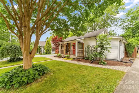307 Spring St, Hendersonville, NC 28739