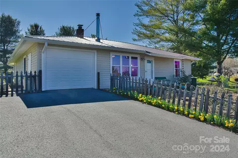 15 Donna Ln, Alexander, NC 28701