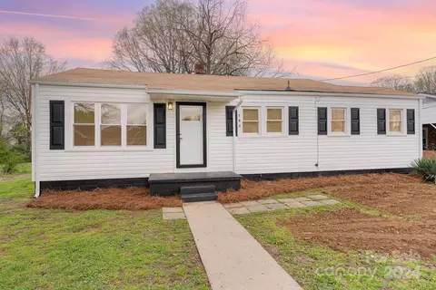 103 Spring Dr, Lexington, NC 27295
