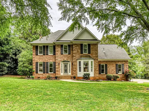 2729 Travelers Ct, Charlotte, NC 28226