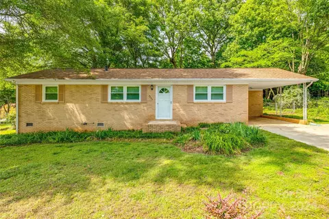 3224 Starrland Dr, Gastonia, NC 28052
