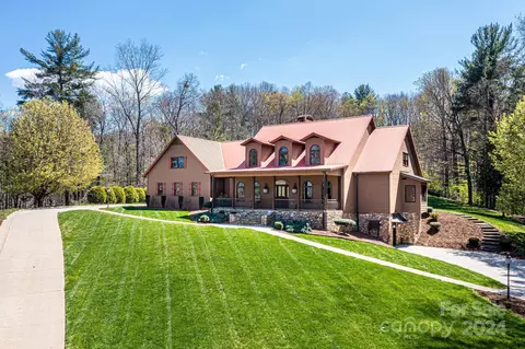 1560 Taylorsville Rd, Lenoir, NC 28645