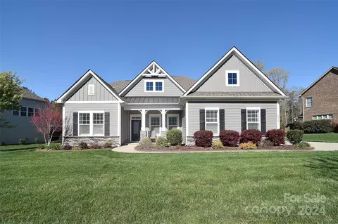 3015 Chalet Ln, Matthews, NC 28104