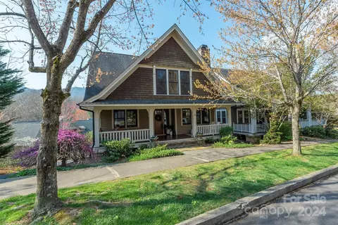 33 Wordsworth Rd, Black Mountain, NC 28711