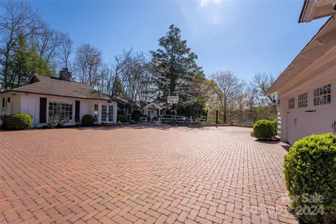 941 Braewick Rd, Tryon, NC 28782