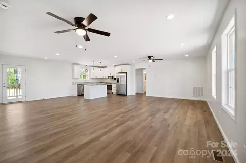 240 Old Lumber Yard Rd, Morganton, NC 28655