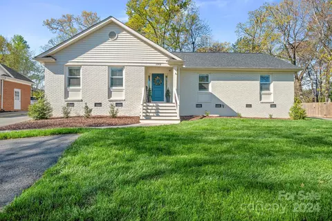 2908 Archdale Dr, Charlotte, NC 28210