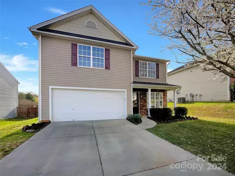 Exterior - 726 Overlook Rd, Lowell, NC 28098 photo 2 of 3