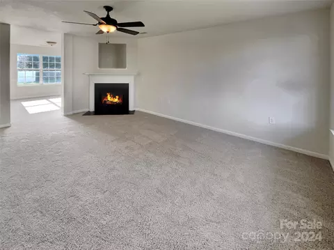 Living - 726 Overlook Rd, Lowell, NC 28098 photo 2 of 3