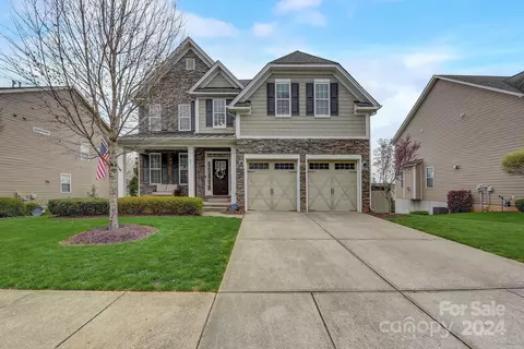 8911 Valleymoon Ln, Charlotte, NC 28214