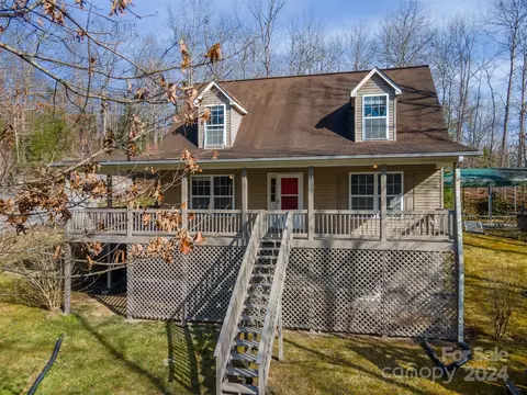 48 E H Bailey Rd, Bryson City, NC 28713