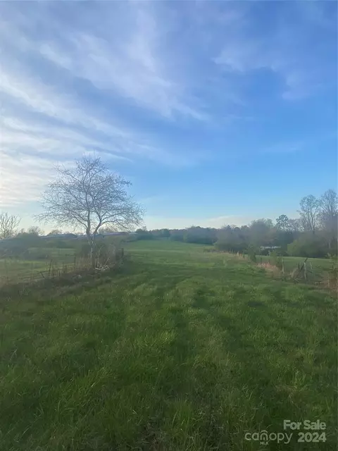 4558 Patton Rd, Morganton, NC 28655 photo 4