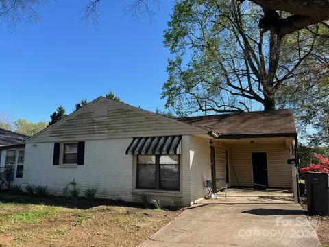 2727 Englehardt St, Charlotte, NC 28216