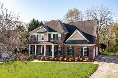 9223 Tenby Ln, Matthews, NC 28104