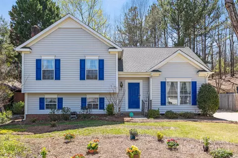 12703 Diamond Dr, Pineville, NC 28134