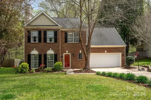 131 Creekside Dr, Fort Mill, SC 29715