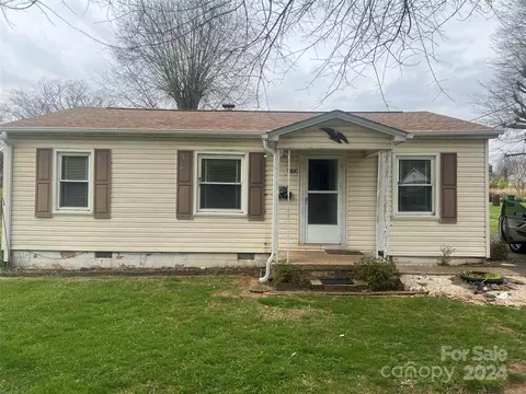 104 Rockett St, Conover, NC 28613